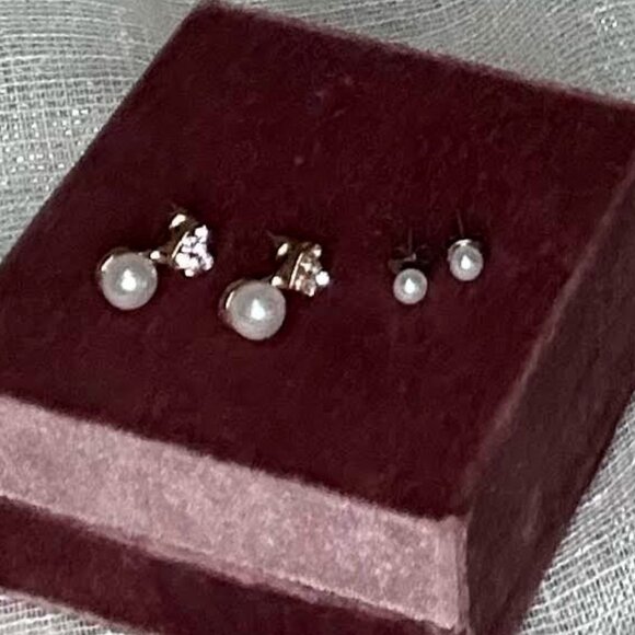 BRAND NEW 2 Pairs of Stunning Matching Earrings - Picture 3 of 9